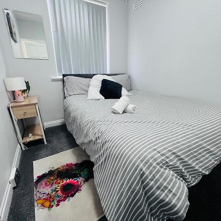 Cosy House Trafford 맨체스터 외부 사진